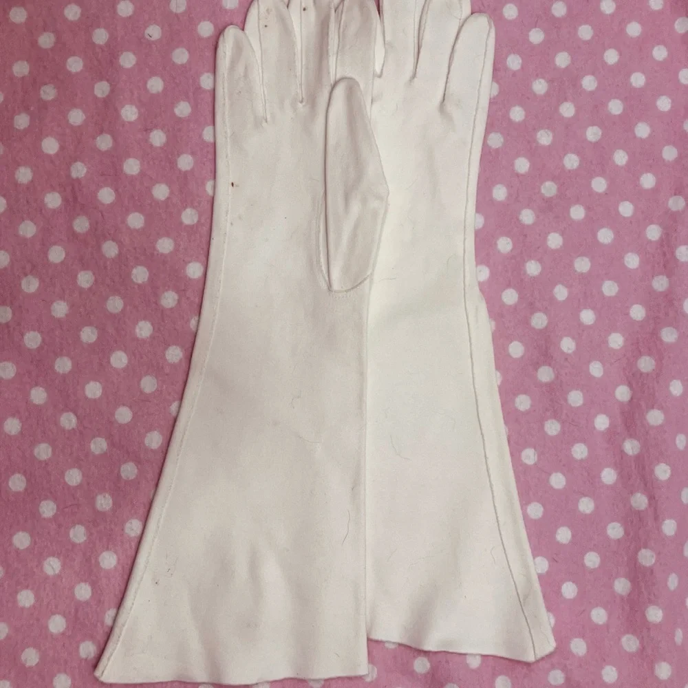 Vintage Cream Gloves 7 1/2